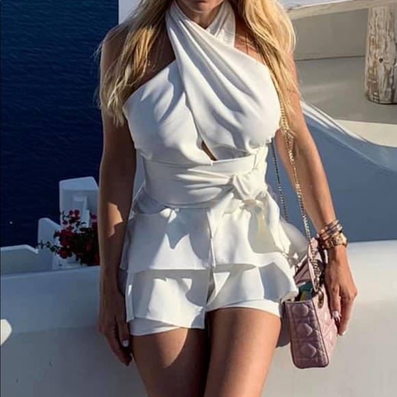 Cross HalterNeckTop wrapBelt and HighRise Shorts - Picture 1 of 12